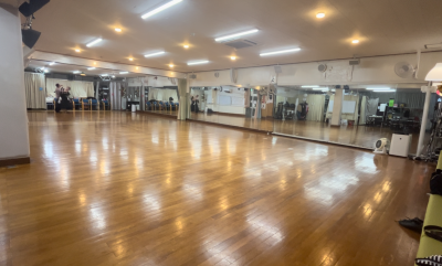 社交ダンス、スタジオ